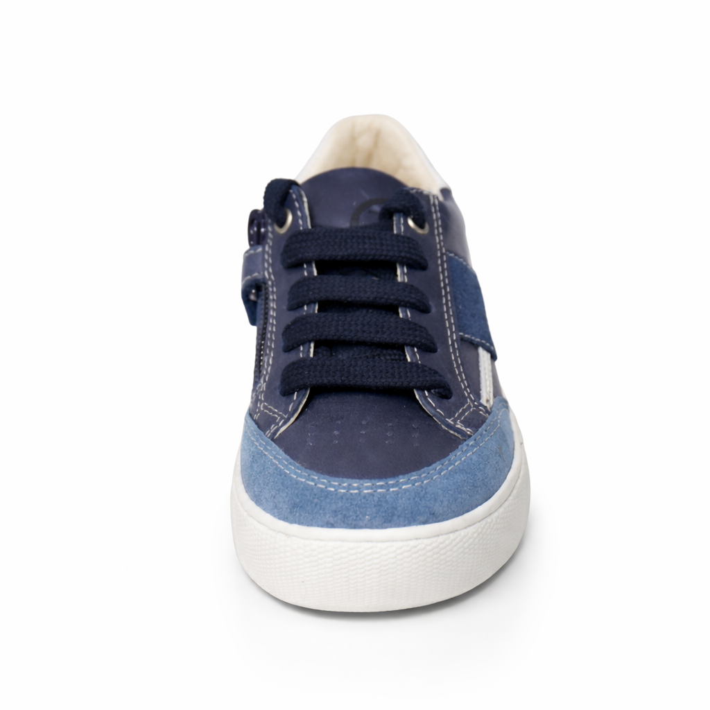 SNEAKERS 02
